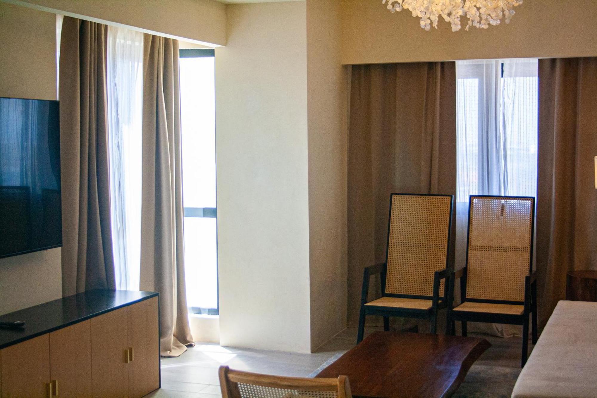 Elijah Hotel Дасмариньяс Экстерьер фото